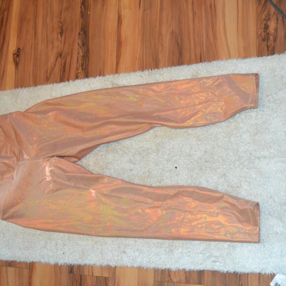 Iridescent Fabletics Leggings. Size M   Only wore a few times. - Picture 3 of 5